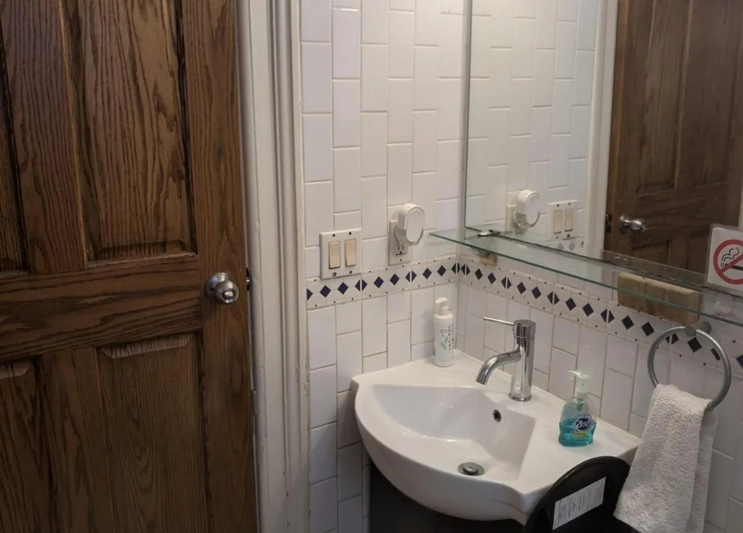 Toronto Little Italy Guest House