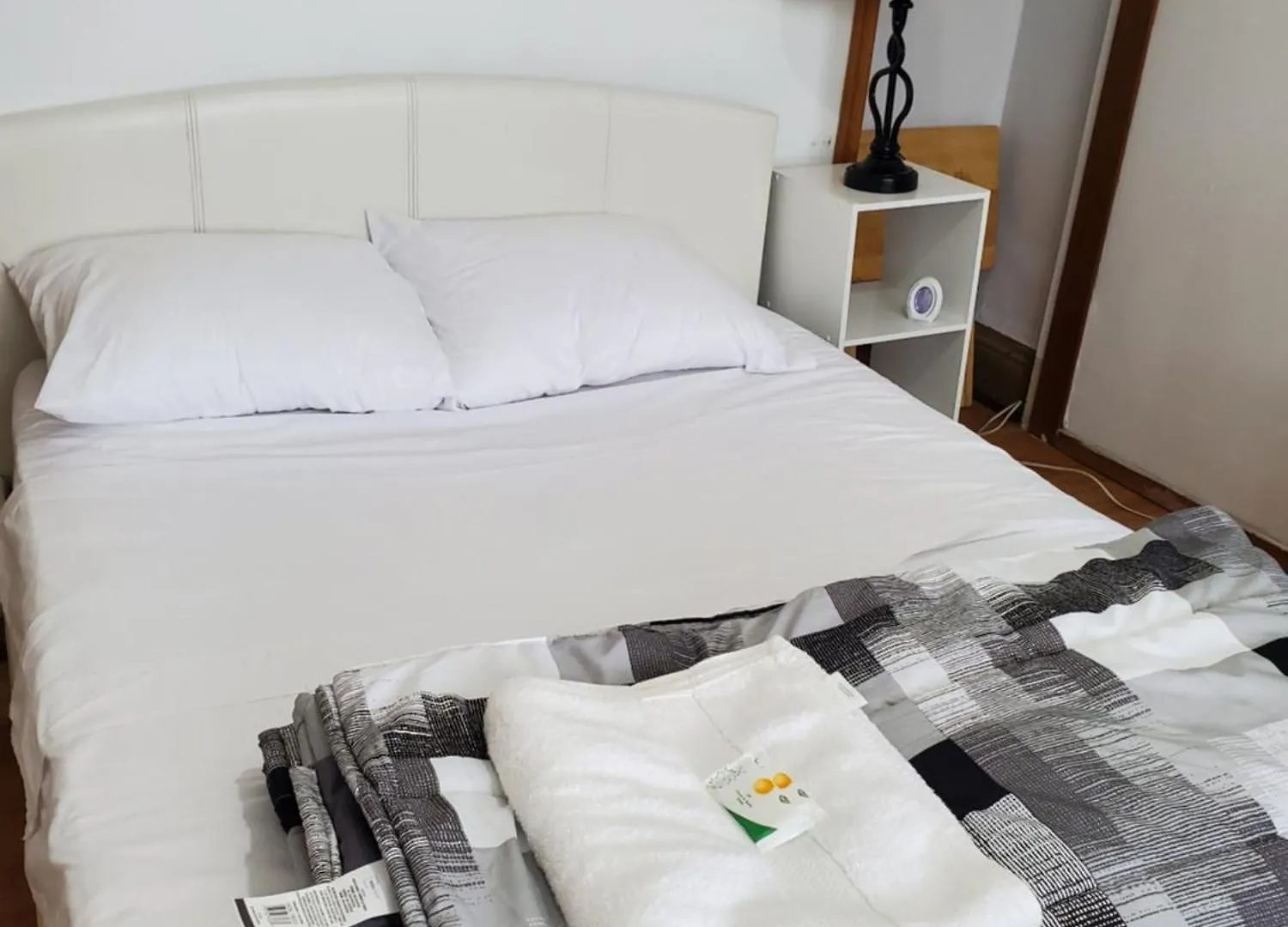 Toronto Little Italy Guest House