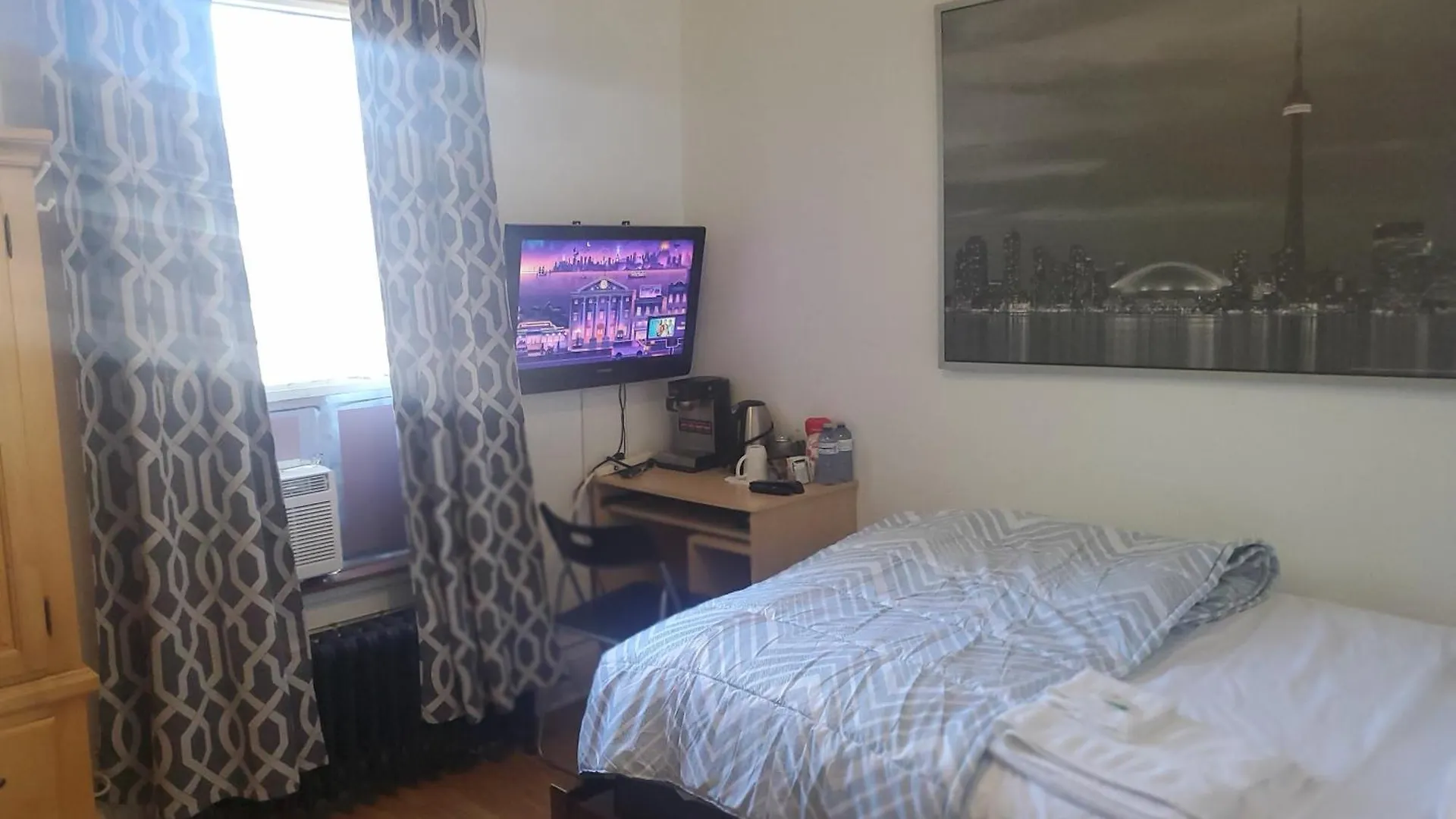 Toronto Little Italy Guest House